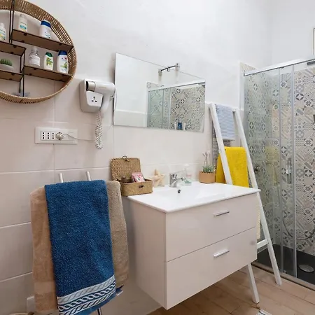 Lardarina ヴィラ *